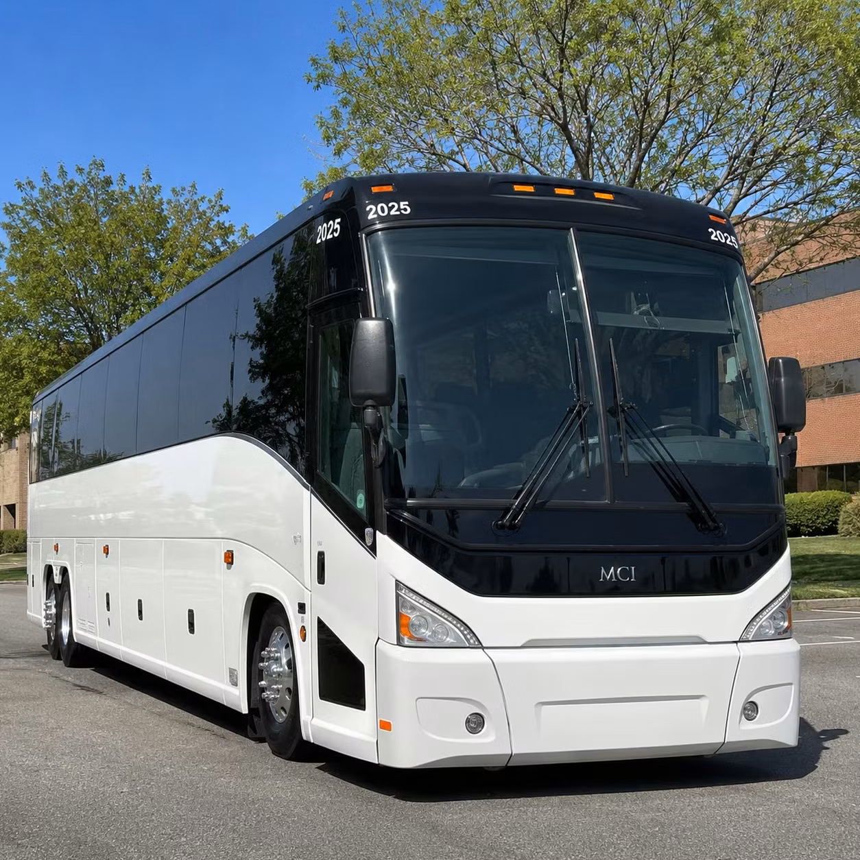 party buses and minibuses for puyallup concert groups of any size
