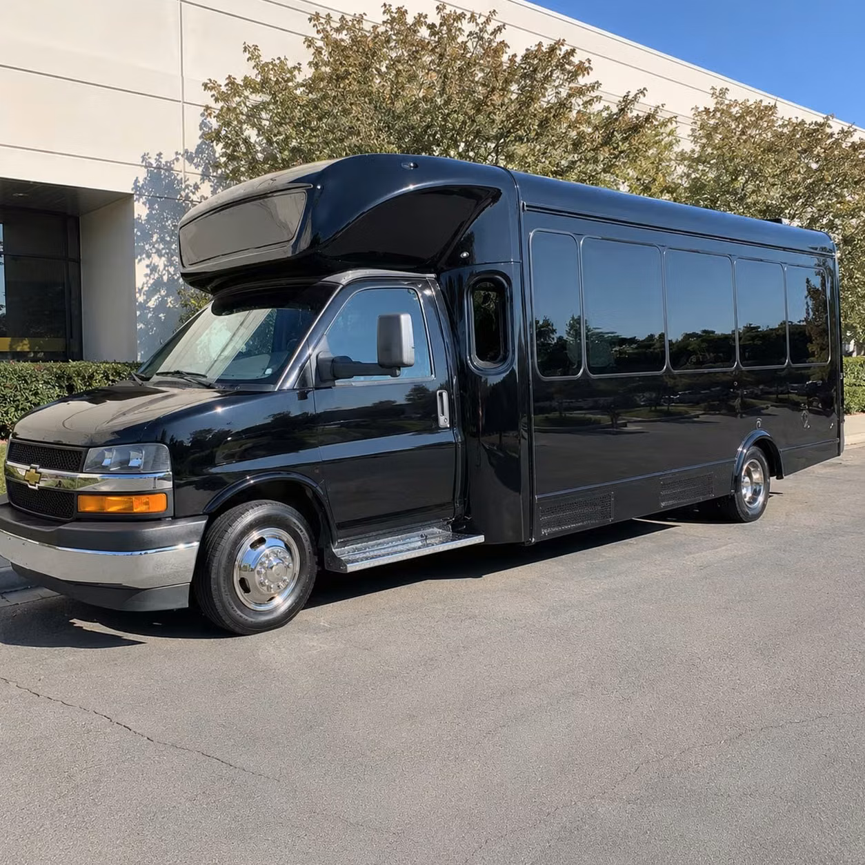 party buses for puyallup high school prom groups who want to arrive in style