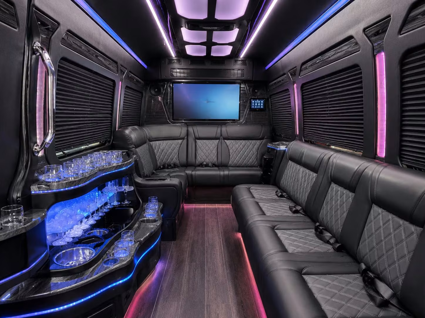 puyallup 15 passenger minibus rental