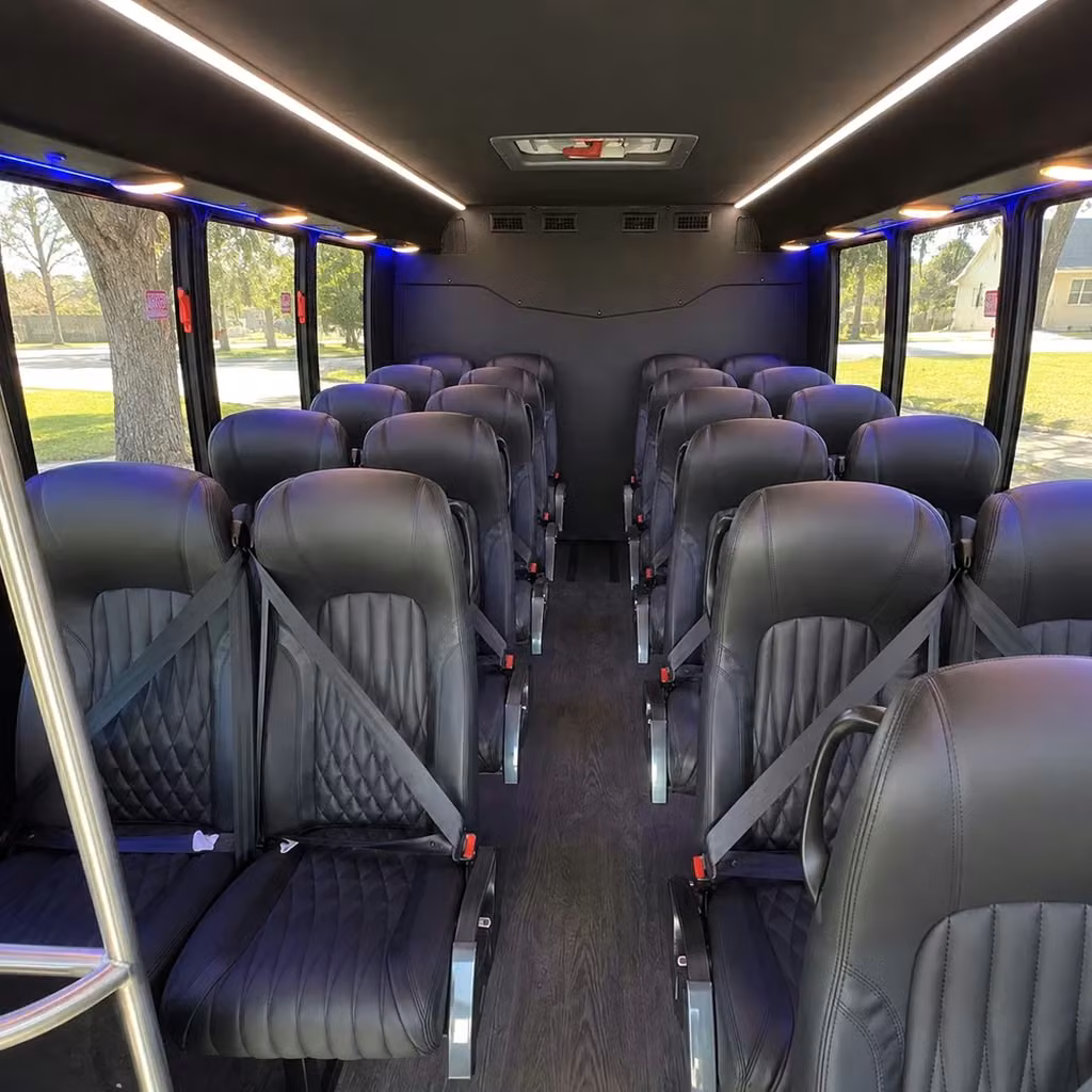 puyallup 35 passenger minibus rental
